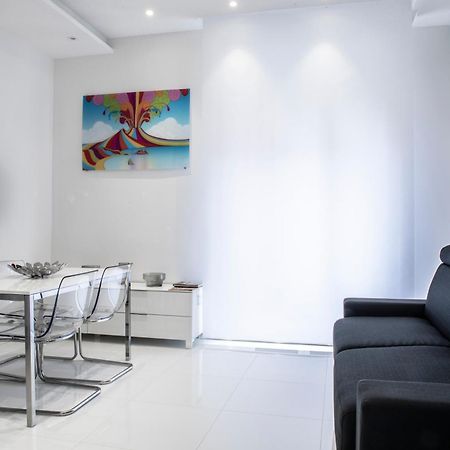 Rettifilo 201 Exclusive Rooms Наполи Екстериор снимка