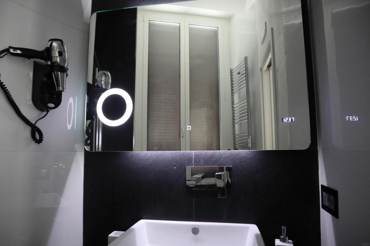 Rettifilo 201 Exclusive Rooms Наполи Екстериор снимка